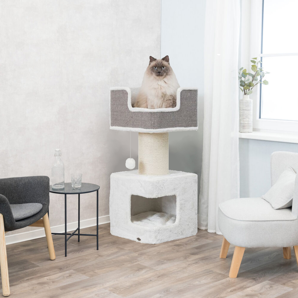vierkante krabpaal met kattenhuis en kattenmand in hoek van kamer
